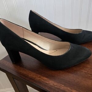 Life Stride Black Microsuede Women's Pumps Size 9 1/2M. Never Worn!